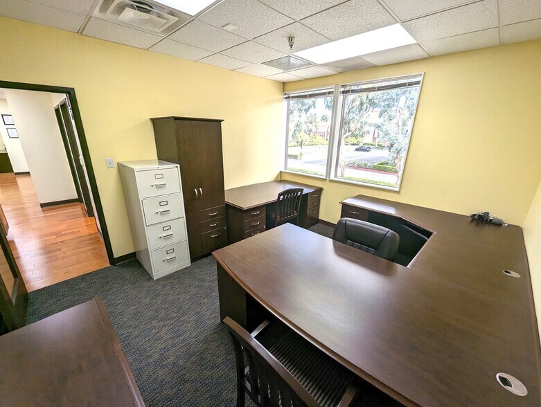 More Photos Of 1100 Quail St, Newport Beach Office For Sale