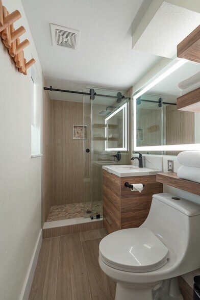 More Photos Of 2502 Tamarind Dr, Hutchinson Island Hotel For Sale