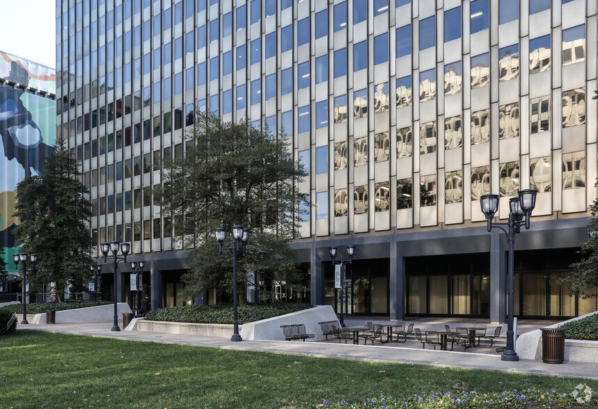 More Photos Of 1901 S Bell St, Arlington Office For Lease