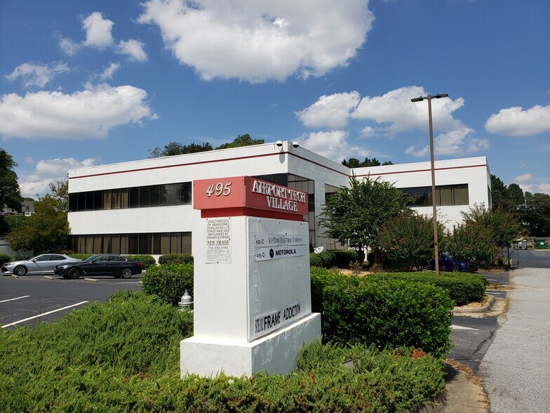 More Photos Of 495 Circle 85 St, College Park Warehouse For Lease