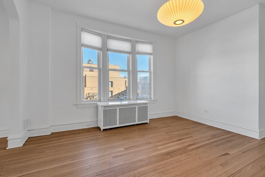 More Photos Of 3307 W Irving Park Rd, Chicago Office Residential For Sale