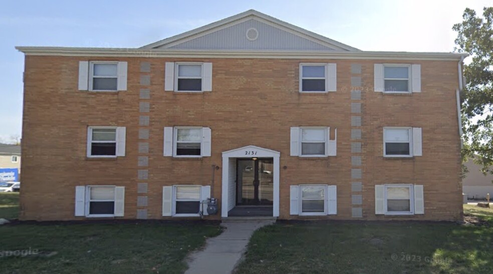 Primary Photo Of 2131 Blairs Ferry Rd NE, Cedar Rapids Apartments For Sale