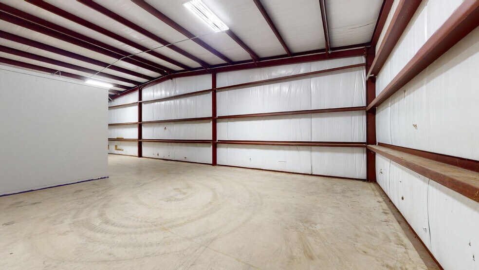 More Photos Of 100 Precision, Buda Warehouse For Lease