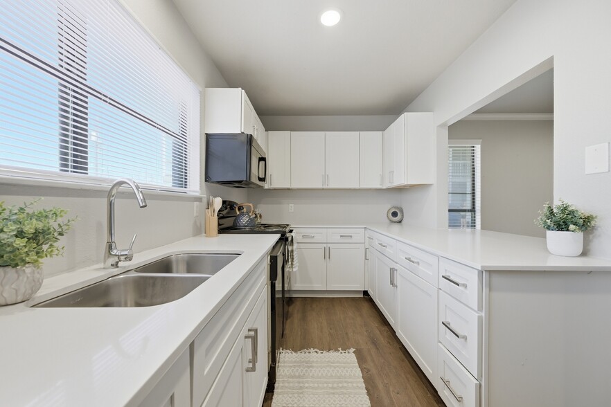 More Photos Of 1007 E Rundberg Ln, Austin Apartments For Sale