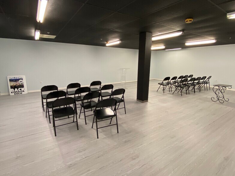 More Photos Of 4119 Blue Heron Blvd W, Riviera Beach Office For Sale