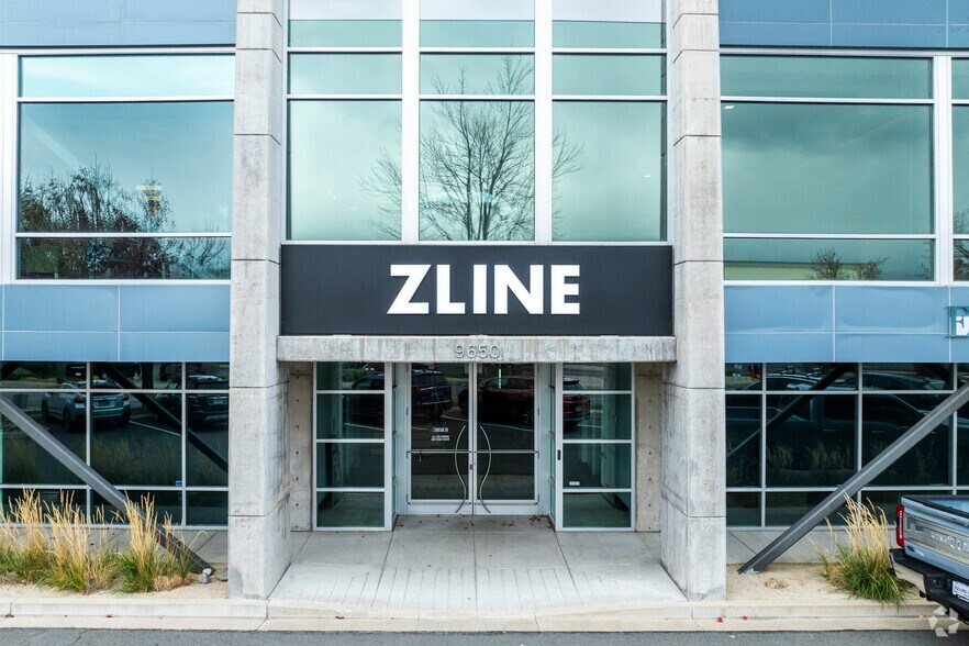 More Photos Of 9650 Gateway Dr, Reno Office For Lease