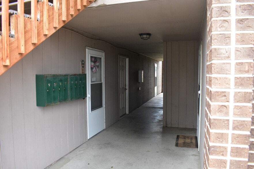 More Photos Of 3274 E Euclid Ave, Des Moines Apartments For Sale