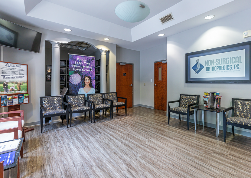 More Photos Of 335 Roselane St NW, Marietta Medical For Lease