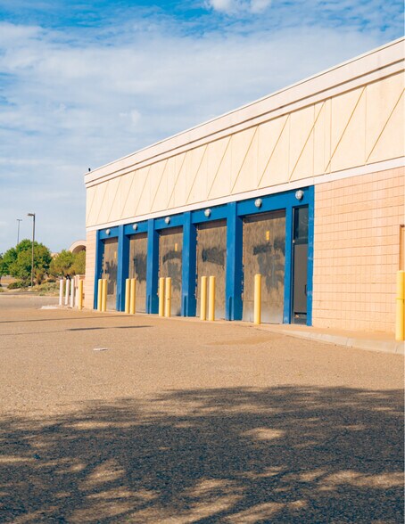 More Photos Of 10000 Coors Byp NW, Albuquerque Department Store For Sale