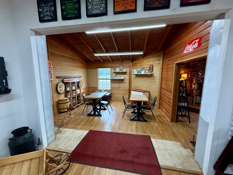 More Photos Of 552995 US Highway 1, Hilliard Restaurant For Lease