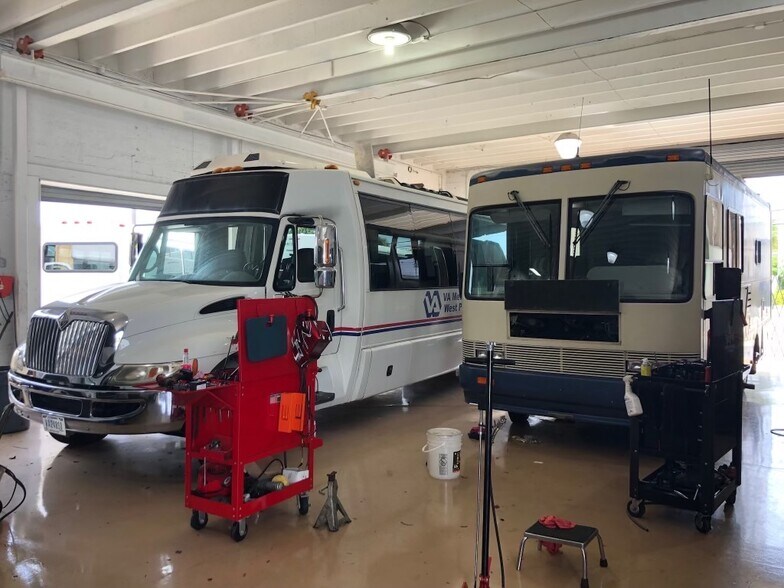 More Photos Of 1200 S Dixie Hwy W, Pompano Beach Warehouse For Sale