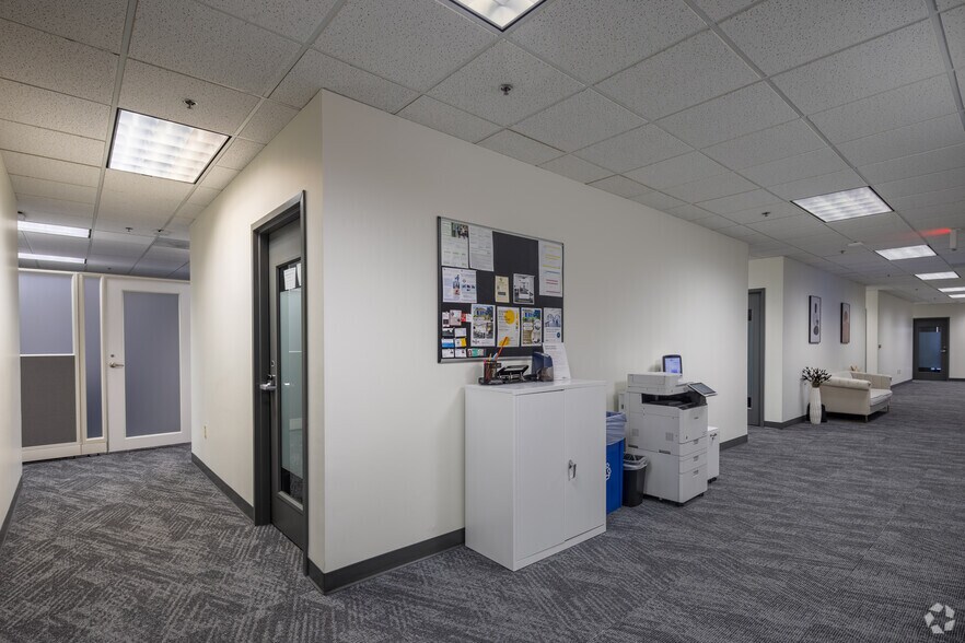 More Photos Of 1501 Main St, Columbia Coworking Space