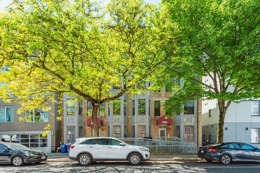 More Photos Of 950-952 Bergen St, Brooklyn Apartments For Sale