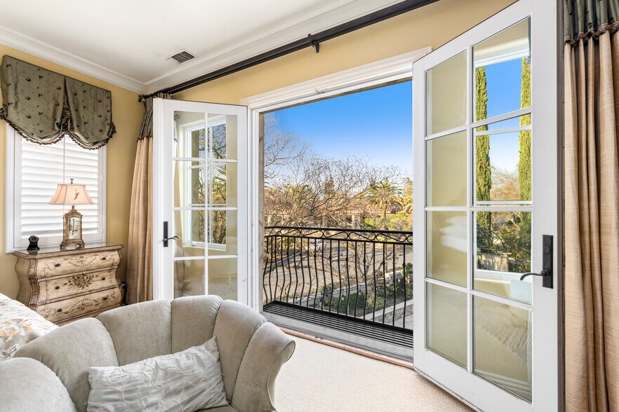 More Photos Of 1210 Arden Hills Ln, Sacramento Specialty For Sale