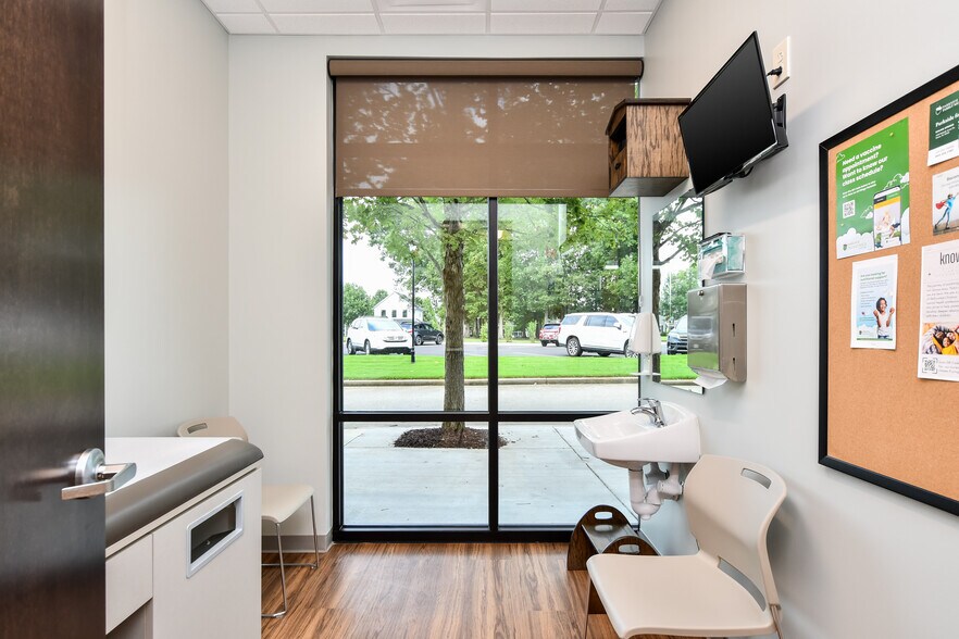 More Photos Of 2 Hatcher Creek St, Simpsonville Medical For Sale