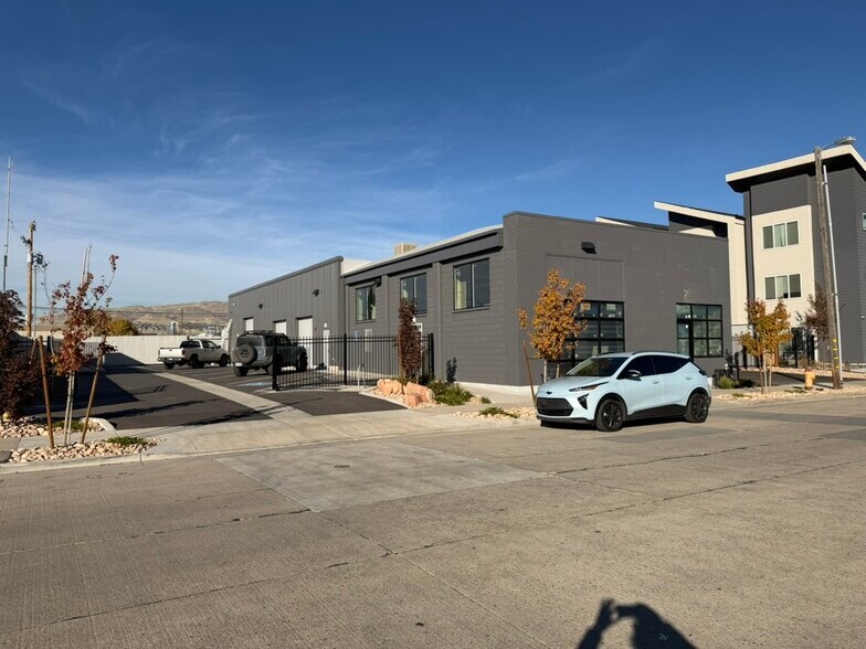 More Photos Of 250 W Paxton Ave, Salt Lake City Warehouse For Lease