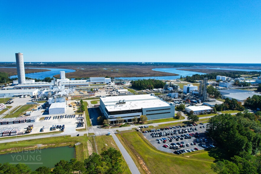 Primary Photo Of 1658 Bushy Park Rd, Goose Creek Manufacturing For Sale