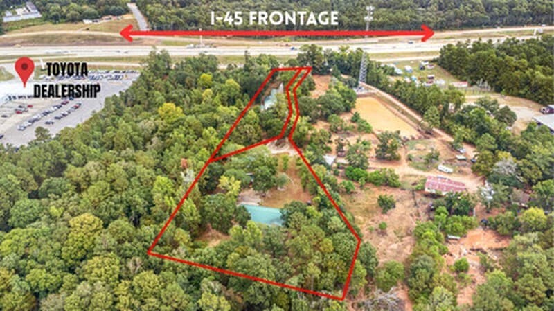 Primary Photo Of 877 Interstate 45 S, Huntsville Specialty For Sale