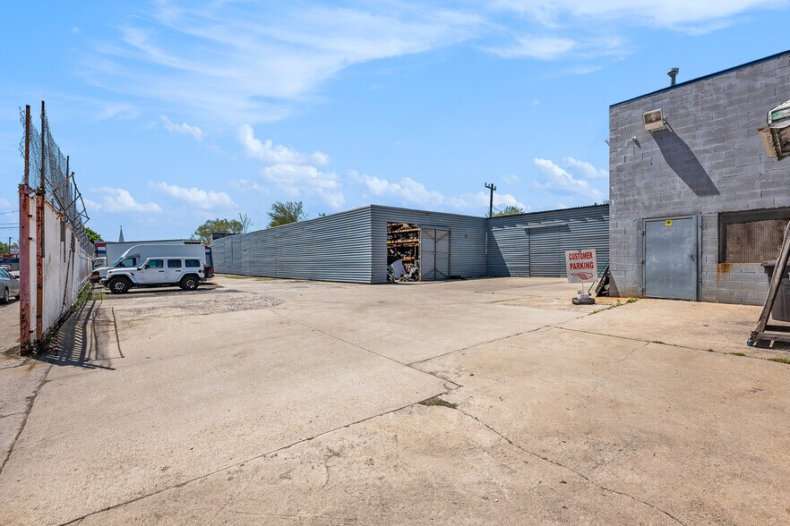 More Photos Of 20041 John R St, Detroit Service For Sale