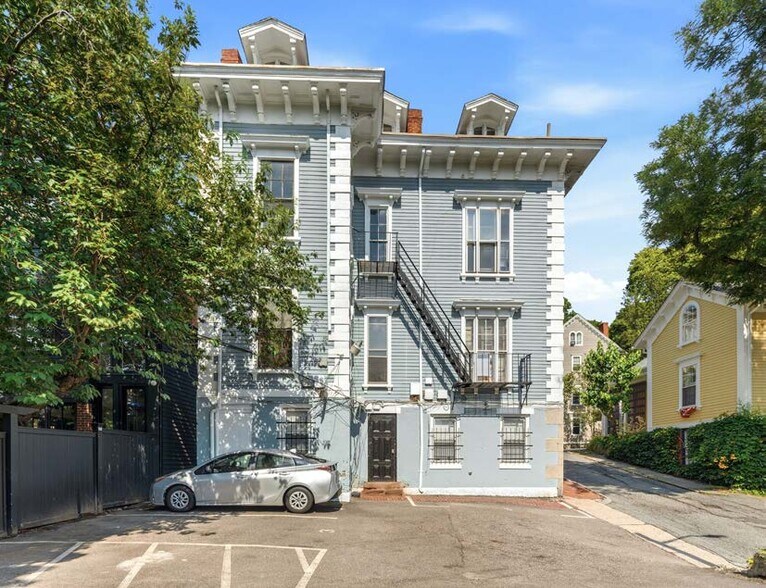 More Photos Of 122 Benefit St, Providence Apartments For Sale