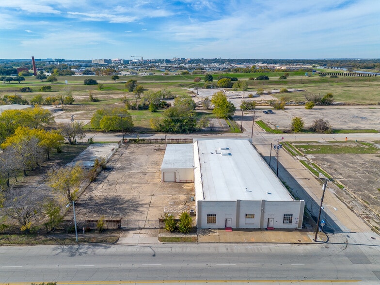 More Photos Of 541 N Main St, Fort Worth Light Manufacturing For Lease