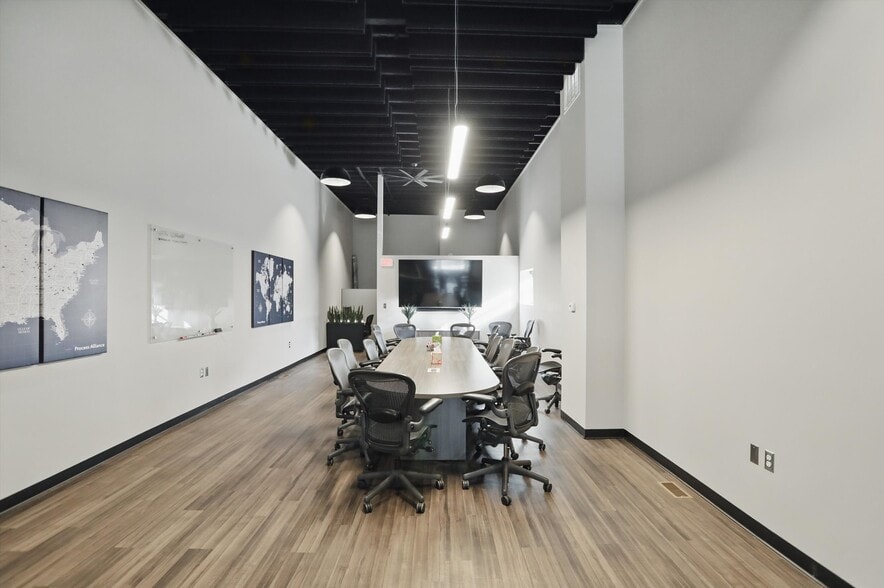 More Photos Of 164 E Jefferson St, Franklin Office For Sale