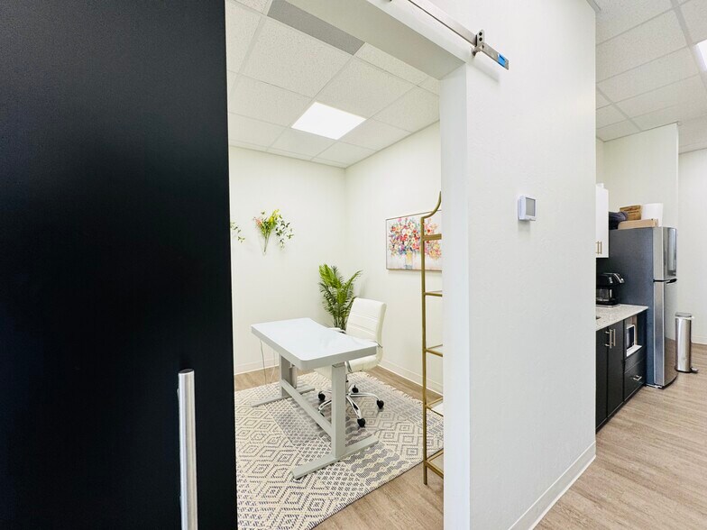 More Photos Of 901 E Main St, Yukon Coworking Space