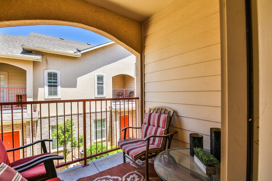 Primary Photo Of 2012 Main St, Lubbock Apartments For Sale