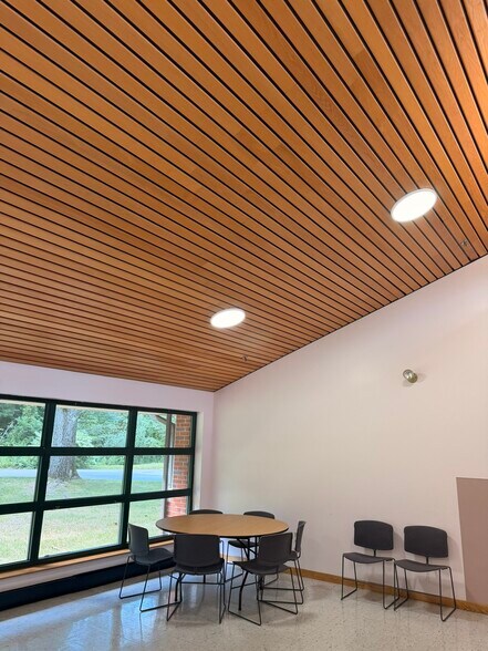 More Photos Of 5 Wally Krueger Way, Bridgewater Daycare Center For Lease
