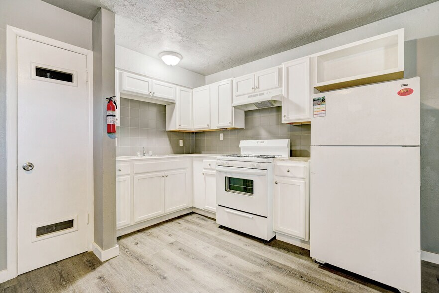 More Photos Of 2108 SW 51st St, Oklahoma City Apartments For Sale