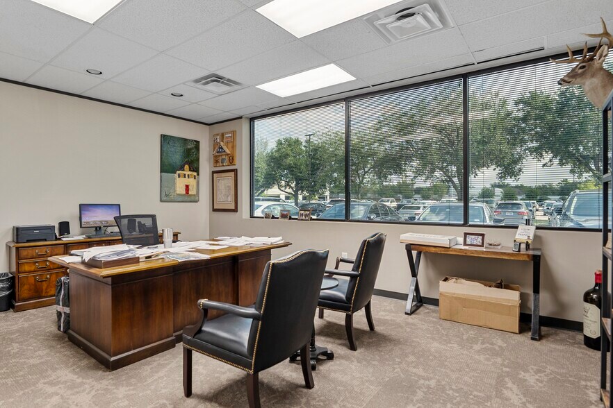 More Photos Of 2901 W Sam Houston Pky N, Houston Flex For Lease