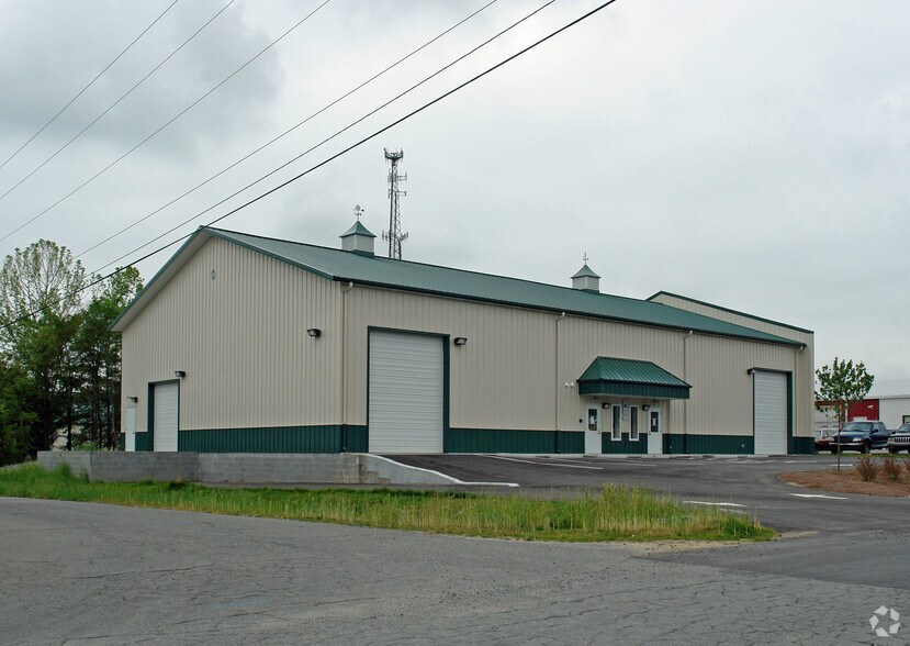 More Photos Of 125 Salem Creek Dr, Winston-Salem Warehouse For Lease