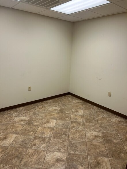 More Photos Of 316 Knox Rd, Knoxville Medical For Lease