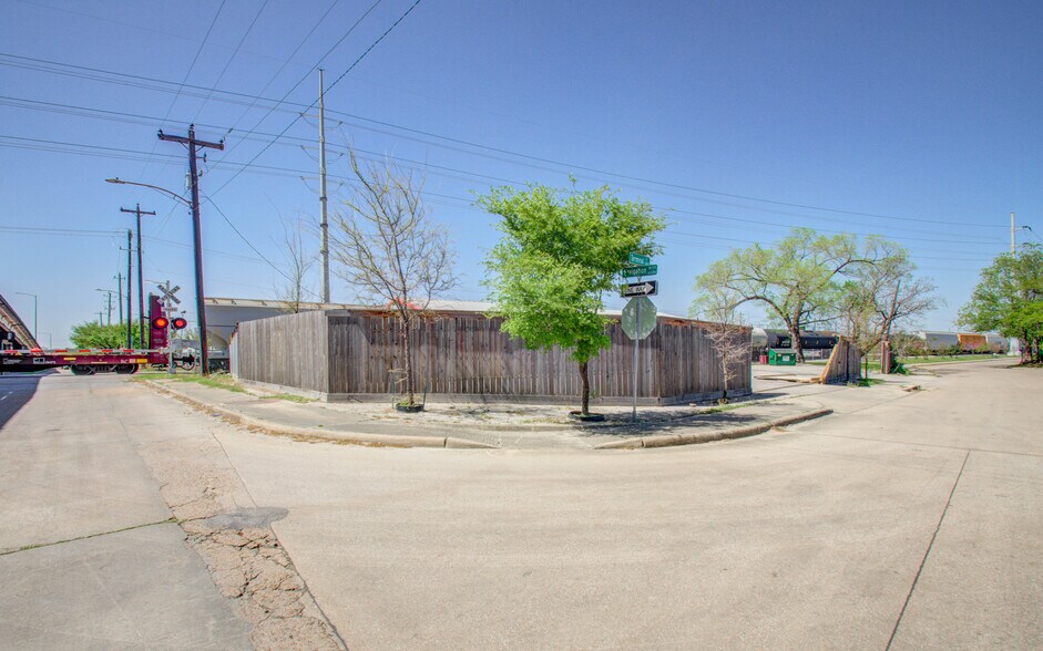 More Photos Of 6555 Navigation Blvd, Houston Warehouse For Lease