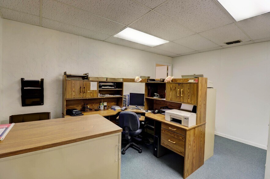More Photos Of 2110 S Cleveland Ave, Fort Myers Office For Sale