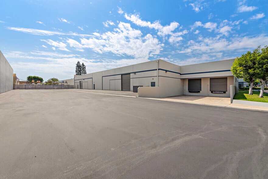 More Photos Of 808 W Nicolas Ave, Orange Manufacturing For Lease