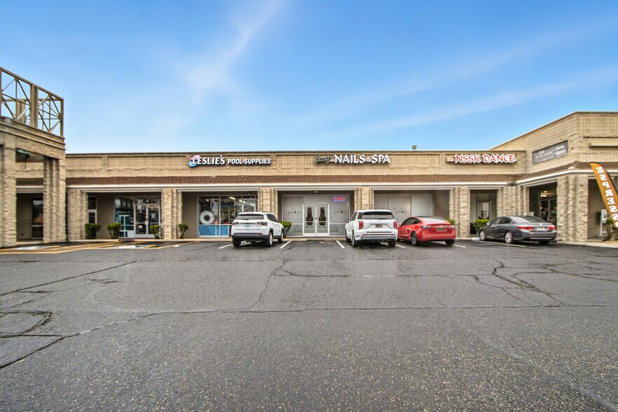 More Photos Of 21043 N Cave Creek Rd, Phoenix Storefront For Lease