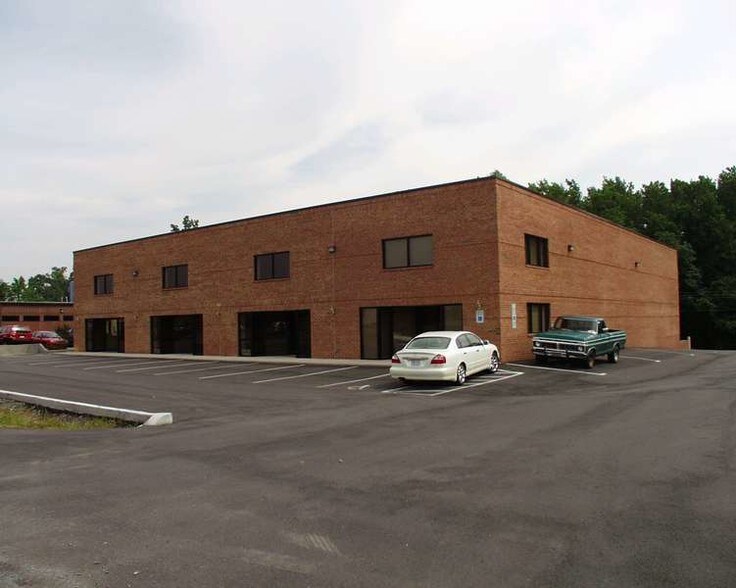 More Photos Of 5521 Cannon Dr, Monroe Light Distribution For Lease