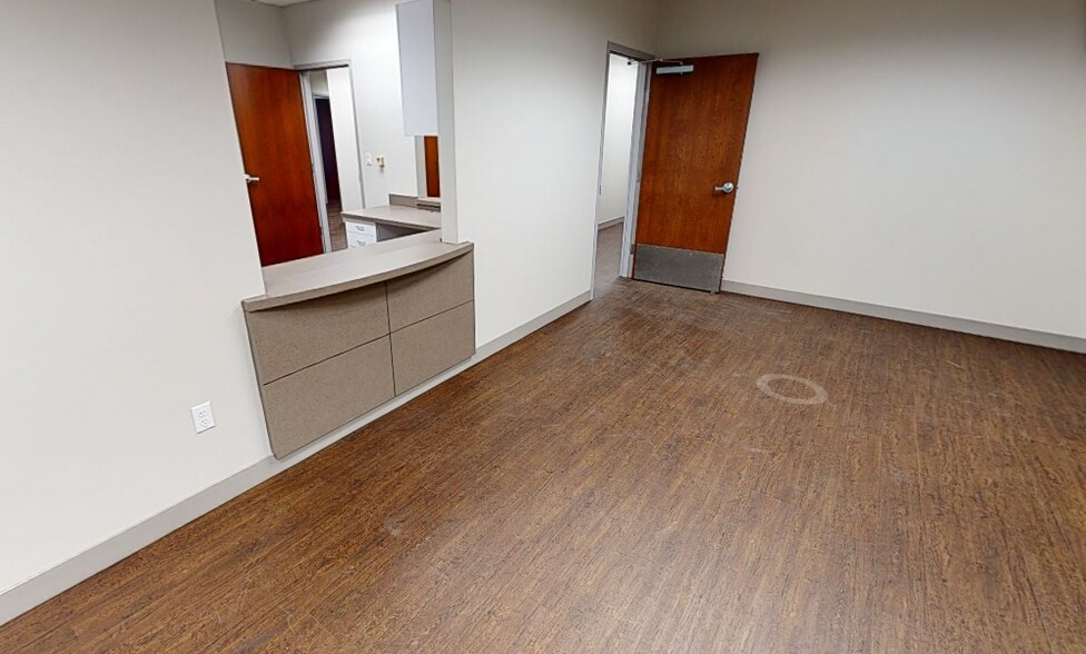 More Photos Of 3900 Junius St, Dallas Medical For Lease