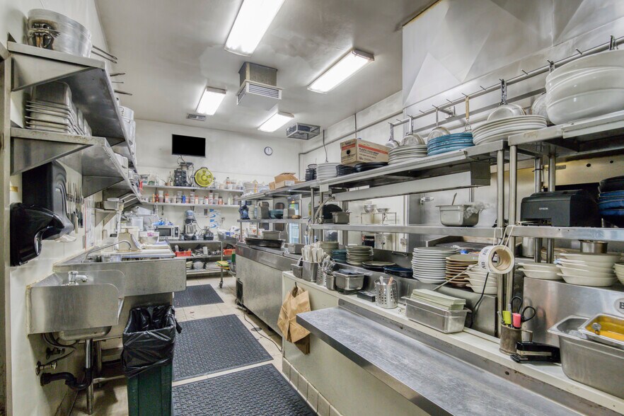 More Photos Of 3155-3157 Glendale Blvd, Los Angeles General Retail For Sale