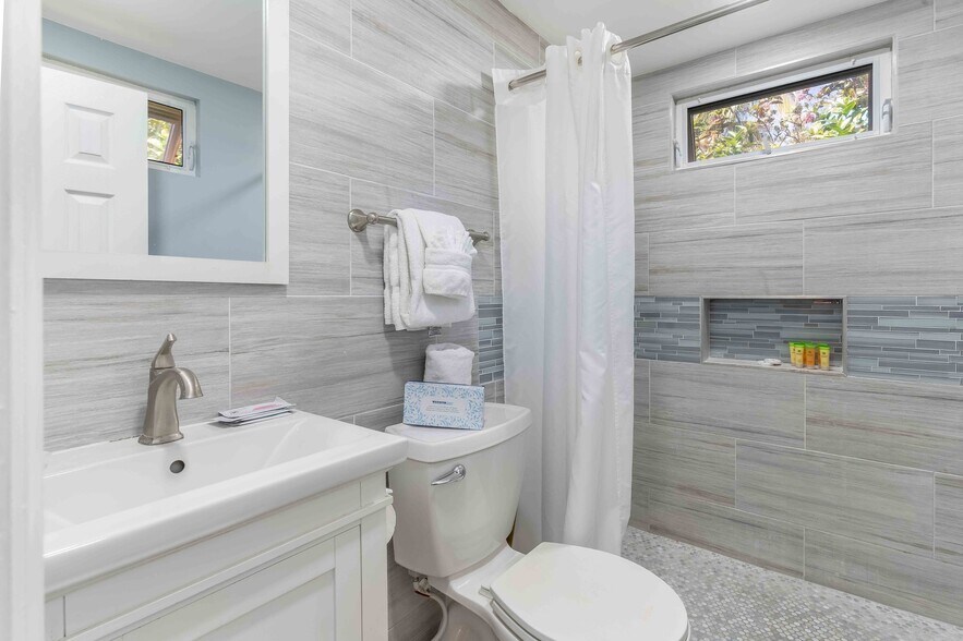 More Photos Of 97850 Overseas Hwy, Key Largo Hotel For Sale