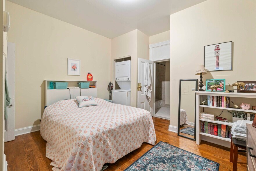 More Photos Of 5011 Roland Ave, Baltimore Apartments For Sale