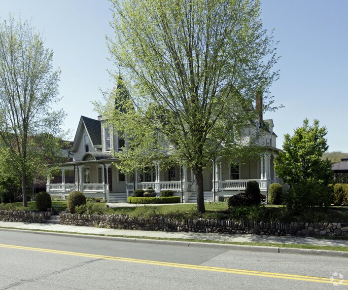 Primary Photo Of 413-415 Bedford Rd, Pleasantville Office For Lease