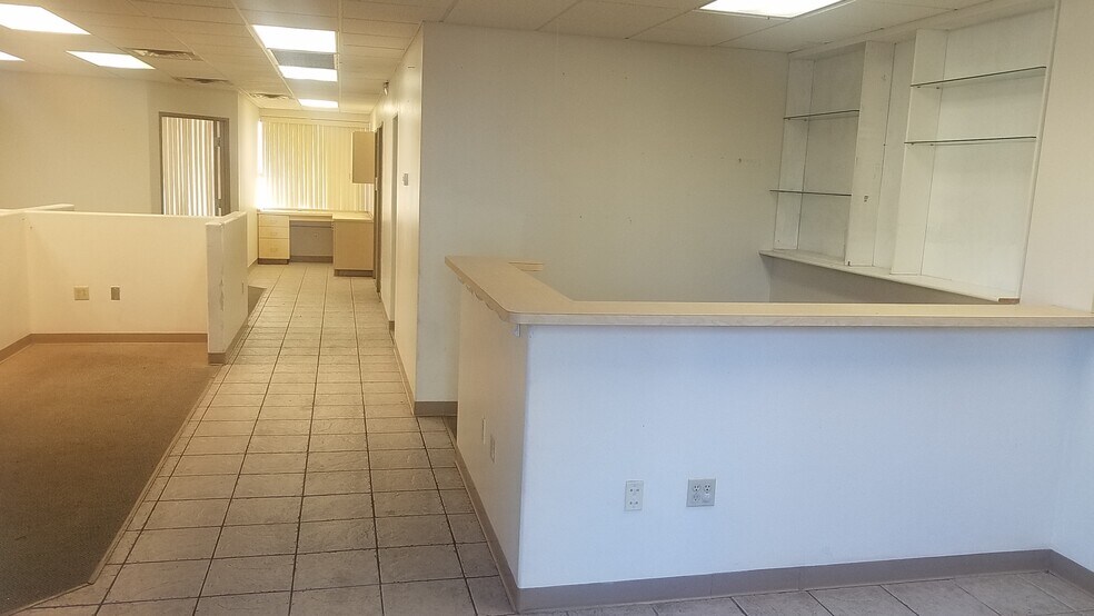 More Photos Of 220 E Horizon Dr, Henderson Office For Sale