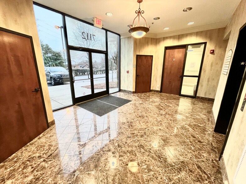 More Photos Of 7112 Crossroads Blvd, Brentwood Office For Lease