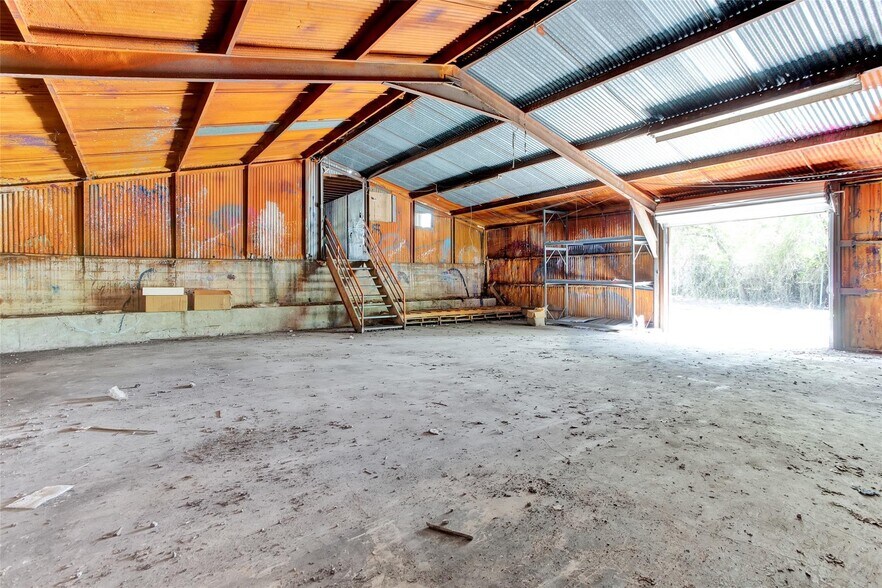 More Photos Of 5626 Texoma Pky, Sherman Industrial For Lease