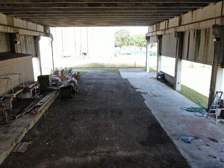 More Photos Of 761 Wesley Ave, Tarpon Springs Manufacturing For Sale