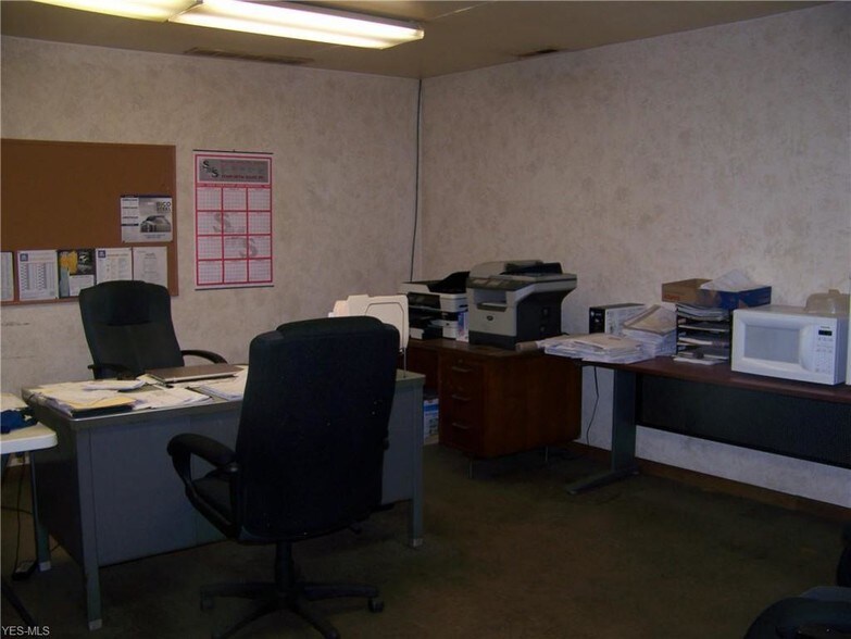More Photos Of 2359 Triplett Blvd, Akron Manufacturing For Sale