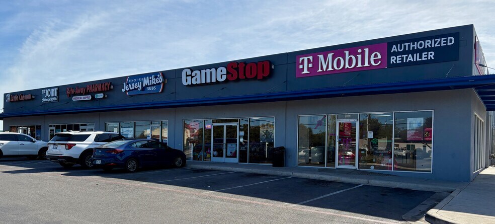 More Photos Of 2720 SW Military Dr, San Antonio Unknown For Lease