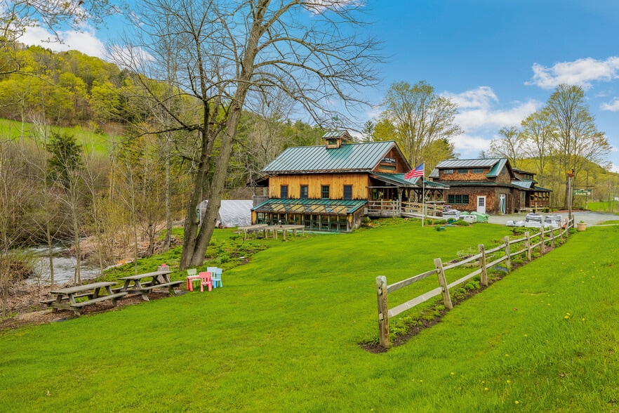 More Photos Of 49 Vermont 12, Pomfret General Retail For Sale